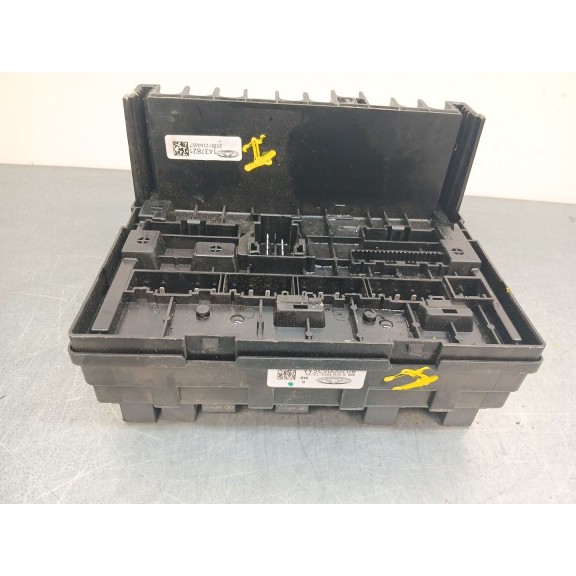 Recambio de caja reles / fusibles para omoda 5 referencia OEM IAM 807000525aa  