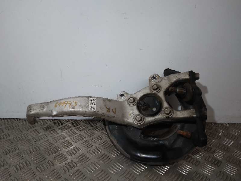 Recambio de mangueta delantera derecha para lexus is 300h referencia OEM IAM 4320153010  