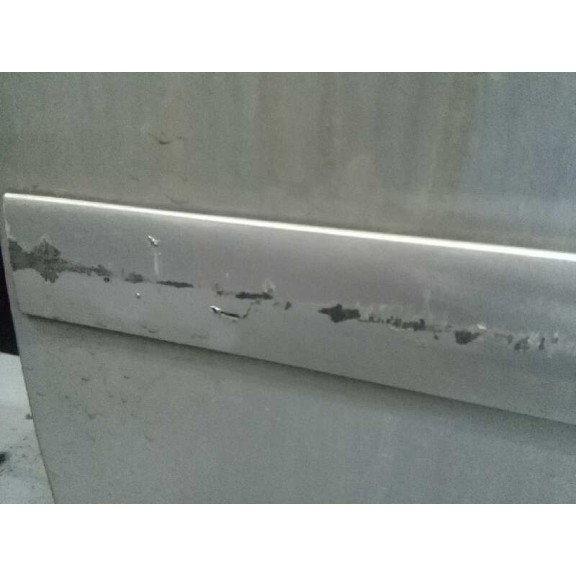 Recambio de puerta delantera izquierda para opel vectra c berlina comfort referencia OEM IAM  PLATA 