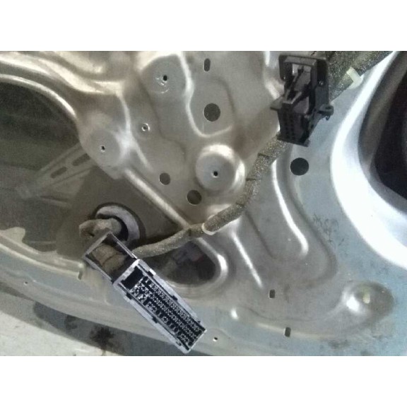 Recambio de puerta delantera izquierda para opel vectra c berlina comfort referencia OEM IAM  PLATA 