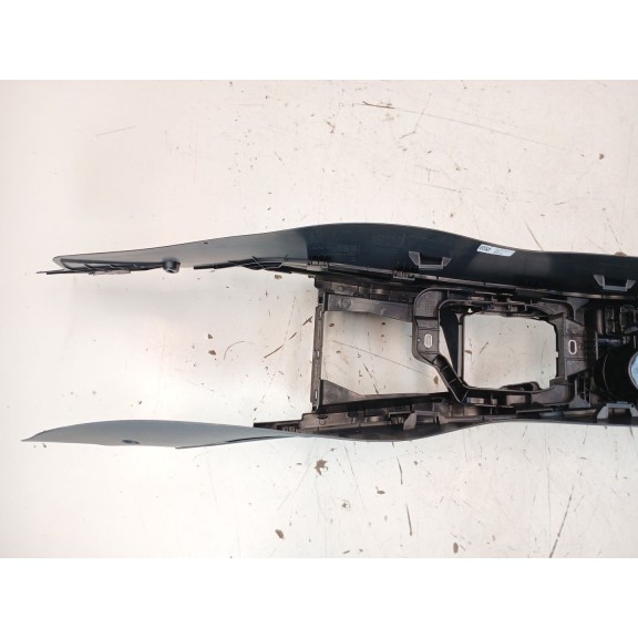 Recambio de apoyabrazos central para skoda octavia iv (nx3, nn3, pv3) 1.5 tsi referencia OEM IAM   