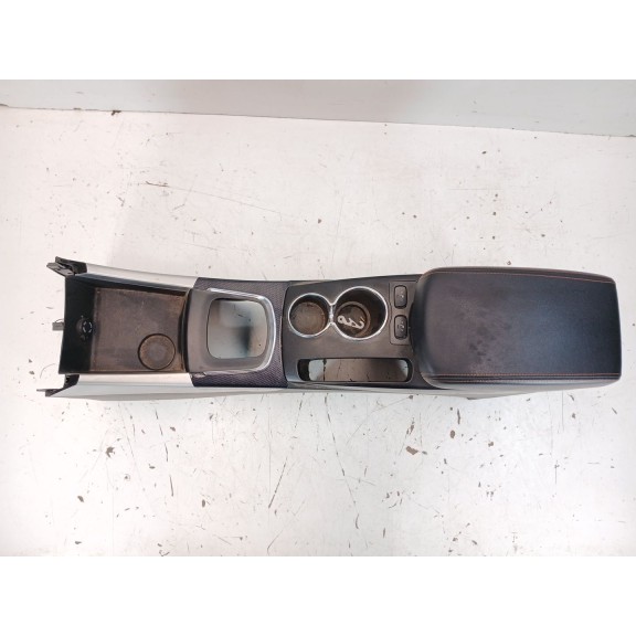 Recambio de apoyabrazos central para ssangyong korando limited 4x2 referencia OEM IAM   