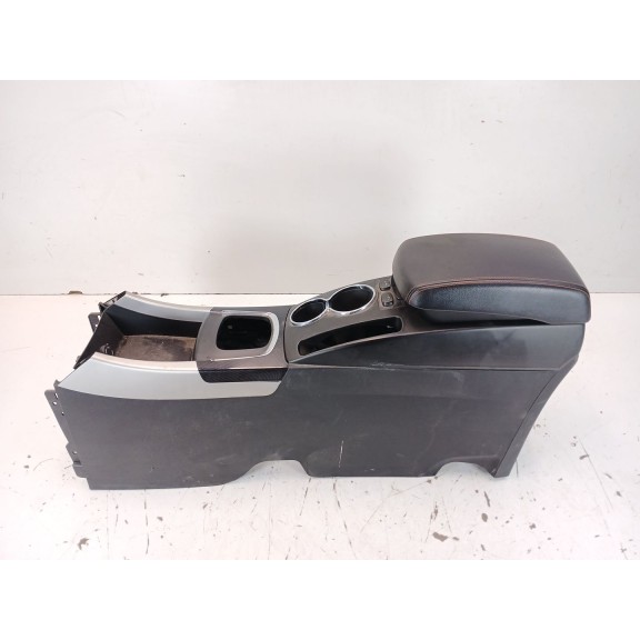 Recambio de apoyabrazos central para ssangyong korando limited 4x2 referencia OEM IAM   