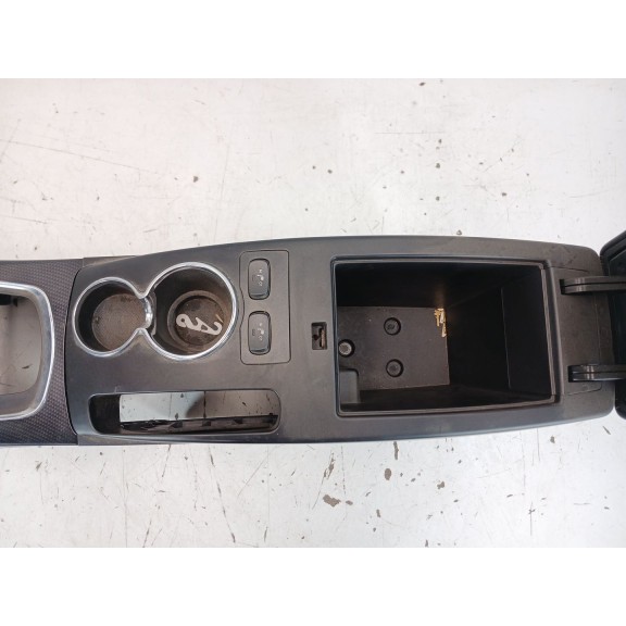 Recambio de apoyabrazos central para ssangyong korando limited 4x2 referencia OEM IAM   