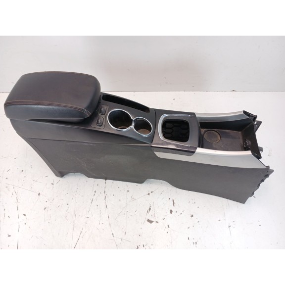 Recambio de apoyabrazos central para ssangyong korando limited 4x2 referencia OEM IAM   