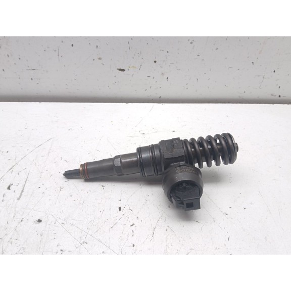 Recambio de inyector para seat ibiza iii (6l1) 1.4 tdi referencia OEM IAM 038130073bn  