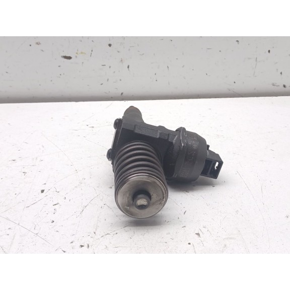Recambio de inyector para seat ibiza iii (6l1) 1.4 tdi referencia OEM IAM 038130073bn  
