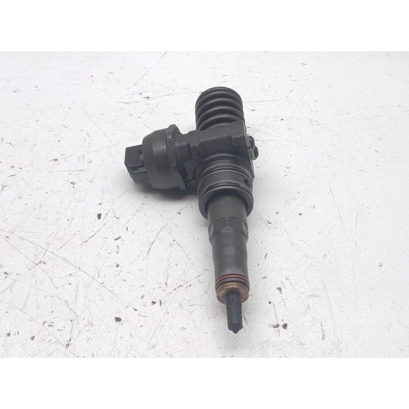 Recambio de inyector para seat ibiza iii (6l1) 1.4 tdi referencia OEM IAM 038130073bn  