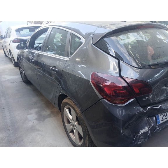 opel astra j (p10) del año 2011