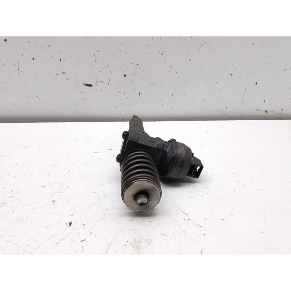 Recambio de inyector para seat leon (1p1) 1.9 tdi referencia OEM IAM   
