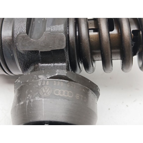 Recambio de inyector para seat leon (1p1) 1.9 tdi referencia OEM IAM 038130073ag 0414720215 