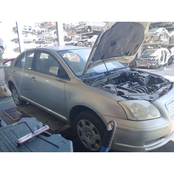 toyota avensis (_t25_) del año 2003