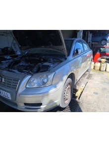 toyota avensis (_t25_) del año 2003 2