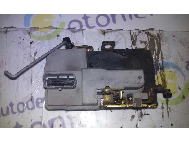 Recambio de cerradura puerta delantera izquierda para peugeot 206 berlina xt referencia OEM IAM  3P 6PIN