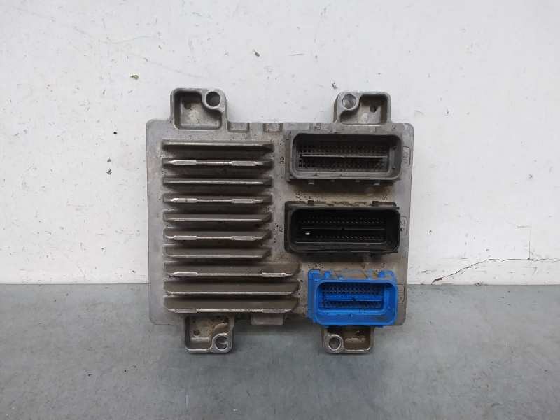 Recambio de centralita motor uce para opel zafira tourer selective referencia OEM IAM 12669136  