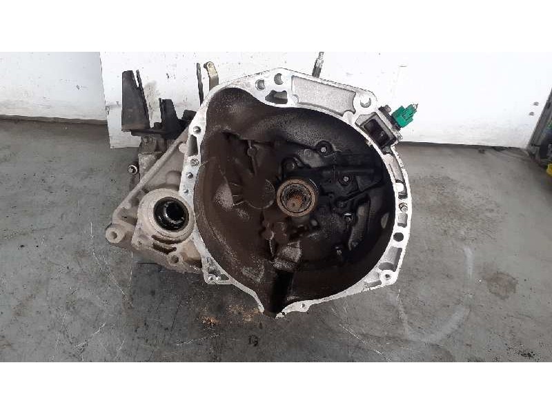 Recambio de caja cambios para nissan micra (k12e) acenta referencia OEM IAM 8200247902 B 135.529KM 5V