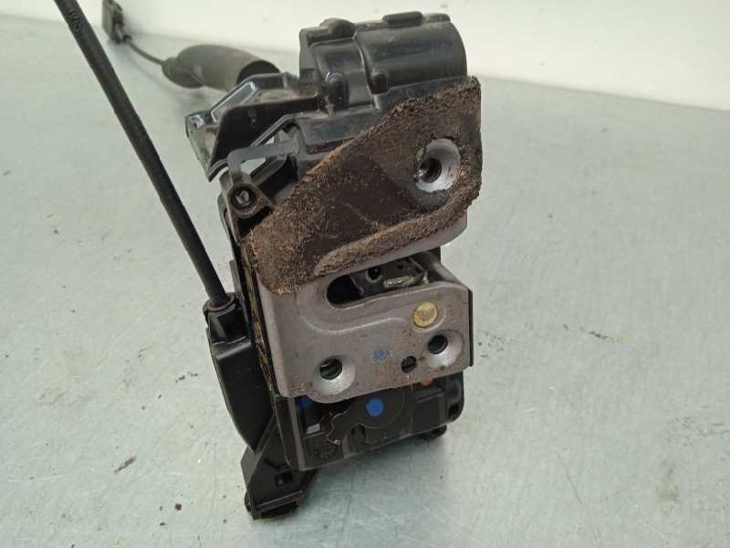 Recambio de cerradura puerta trasera izquierda para renault megane iii sport tourer dynamique referencia OEM IAM 825030574R  6 P