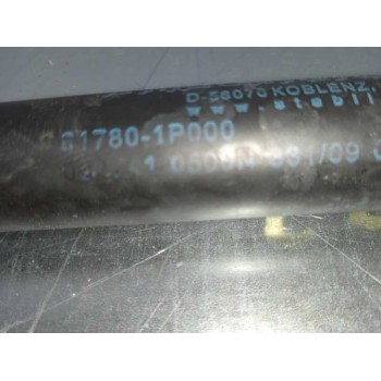 Recambio de amortiguadores maletero / porton para kia venga basic referencia OEM IAM 817701P000 817801P000 500N