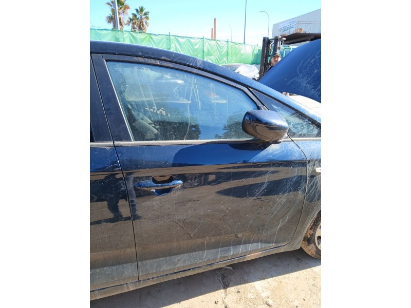 Recambio de puerta delantera derecha para kia carens iv 1.6 gdi referencia OEM IAM 76004A4000  