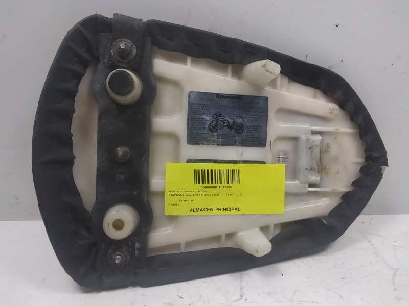 Recambio de asiento trasero medio para kawasaki ninja 250 r ninja 250 r referencia OEM IAM 530660169 ASIENTO TRASERO 530660169
