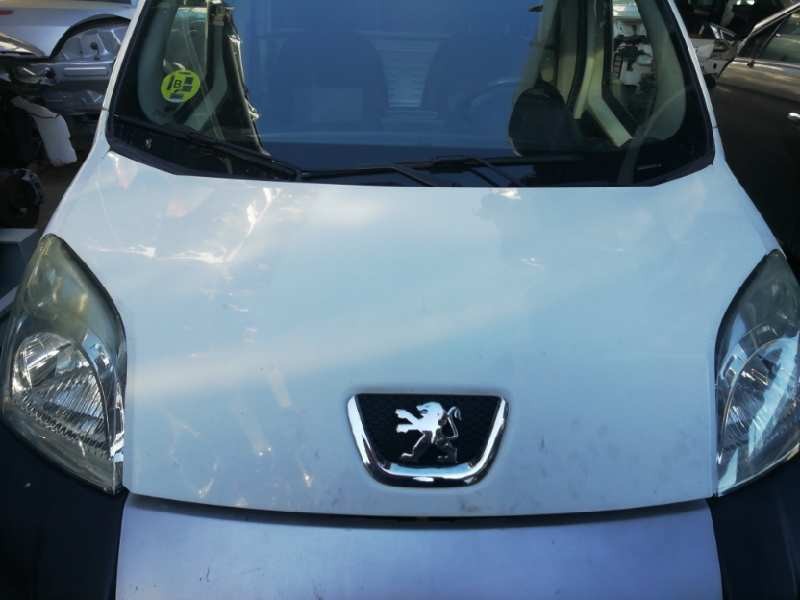 Recambio de capot para peugeot bipper básico referencia OEM IAM  TIENE UN GOLPE BLANCO