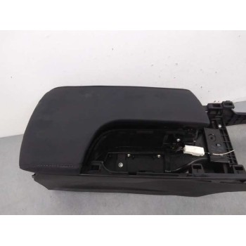 Recambio de apoyabrazos central para lexus is 300h referencia OEM IAM 5881053300  