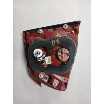 Recambio de piloto trasero derecho interior para kia carens iv 1.6 gdi referencia OEM IAM 92404a4  