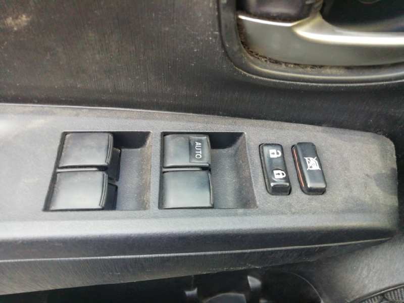 Recambio de mando elevalunas delantero izquierdo para toyota yaris active referencia OEM IAM 192835  4 TECLAS