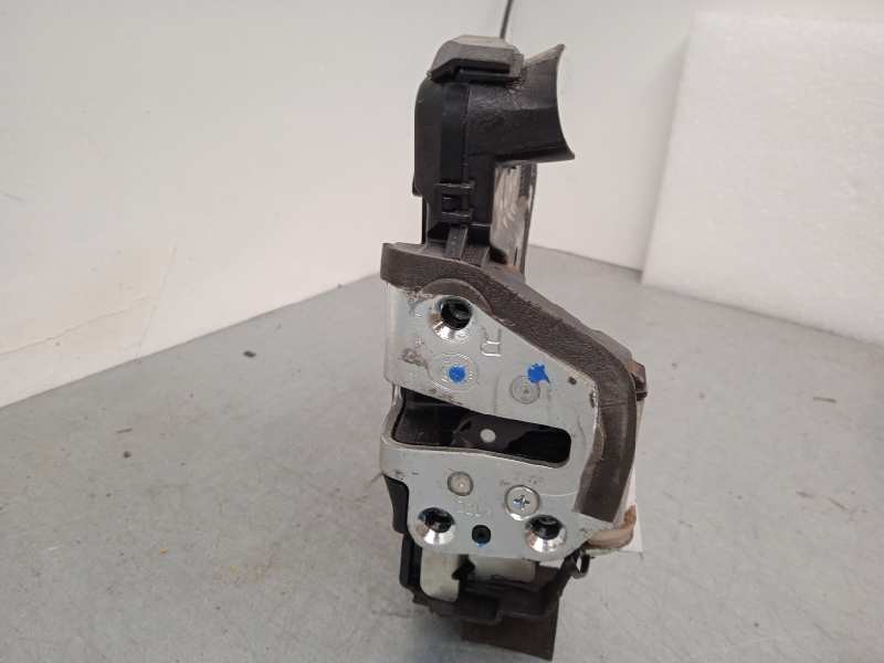 Recambio de cerradura puerta delantera derecha para toyota auris 2.0 d-4d cat referencia OEM IAM D0314 5P 4 PINES