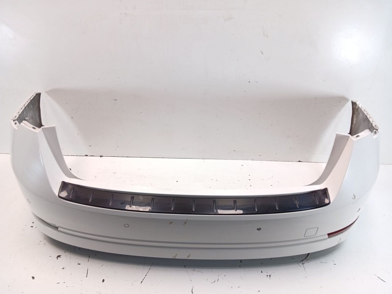 Recambio de paragolpes trasero para skoda octavia iv (nx3, nn3, pv3) 1.5 tsi referencia OEM IAM 5E6807421  