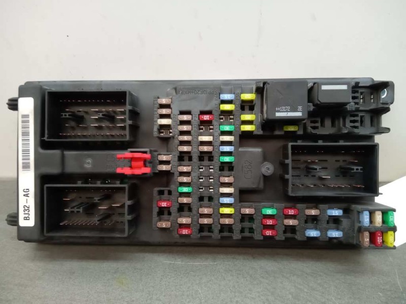 Recambio de caja reles / fusibles para land rover evoque dynamic referencia OEM IAM BJ3214F041AG  