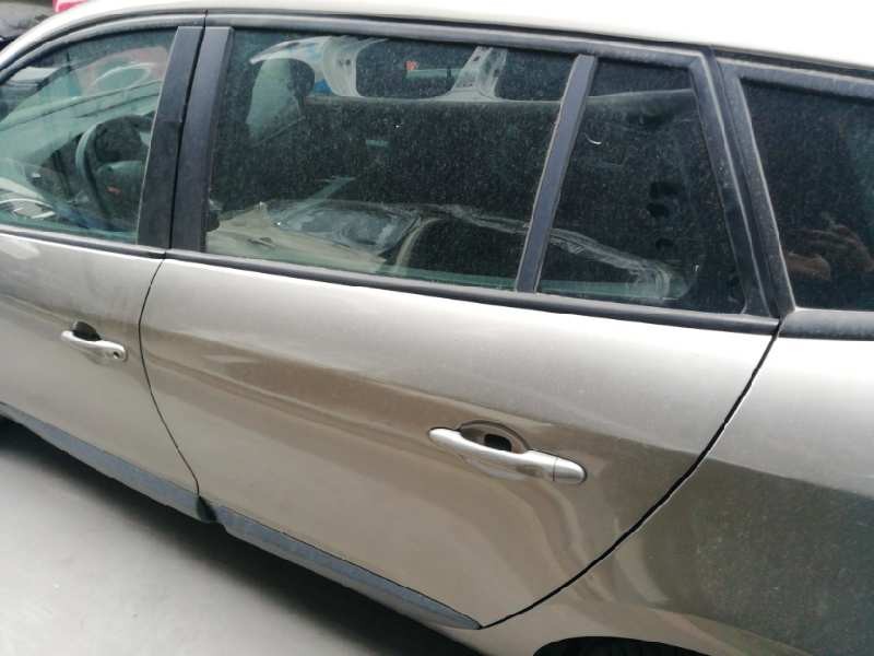 Recambio de puerta trasera izquierda para renault megane iii sport tourer 1.5 dci diesel fap referencia OEM IAM   