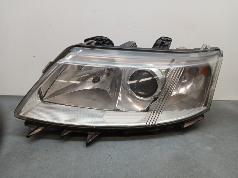 Recambio de faro izquierdo para saab 9-3 (ys3f, e79, d79, d75) 2.2 tid referencia OEM IAM  falta tapa 
