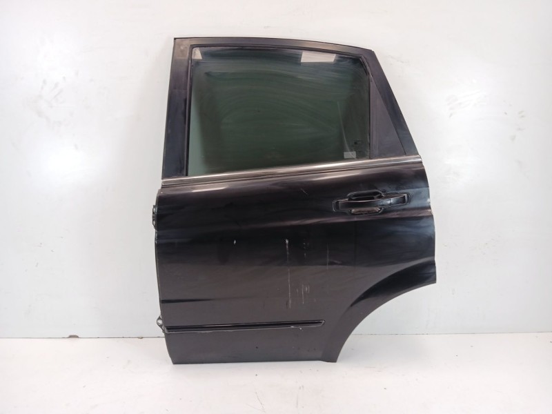 Recambio de puerta trasera izquierda para ssangyong actyon sports 200 xdi limited 4wd referencia OEM IAM   