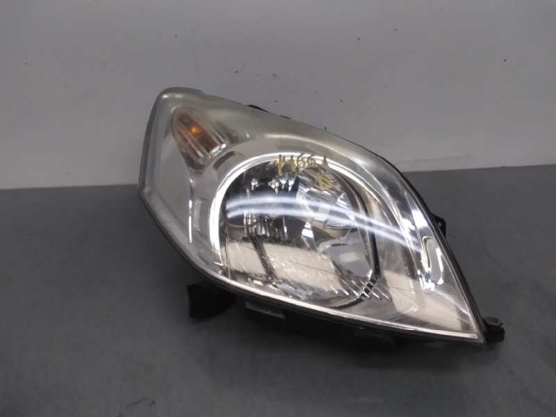 Recambio de faro derecho para fiat fiorino básico referencia OEM IAM 45560393  