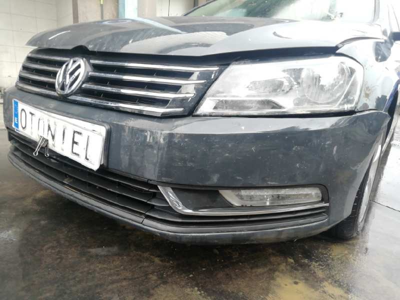 Recambio de paragolpes delantero para volkswagen passat lim. (362) edition referencia OEM IAM 3AA807221 UN SOPORTE MAL 3AA807221
