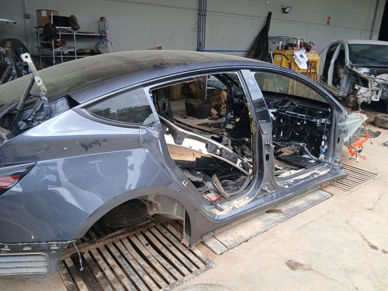 Recambio de carroceria para tesla model 3 ev referencia OEM IAM   