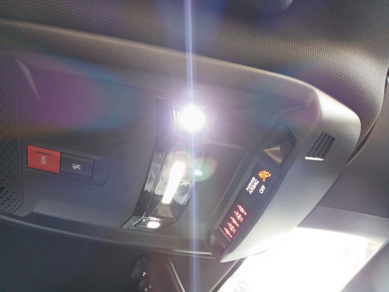 Recambio de luz interior para peugeot 208 ii (ub_, up_, uw_, uj_) e-208 referencia OEM IAM   