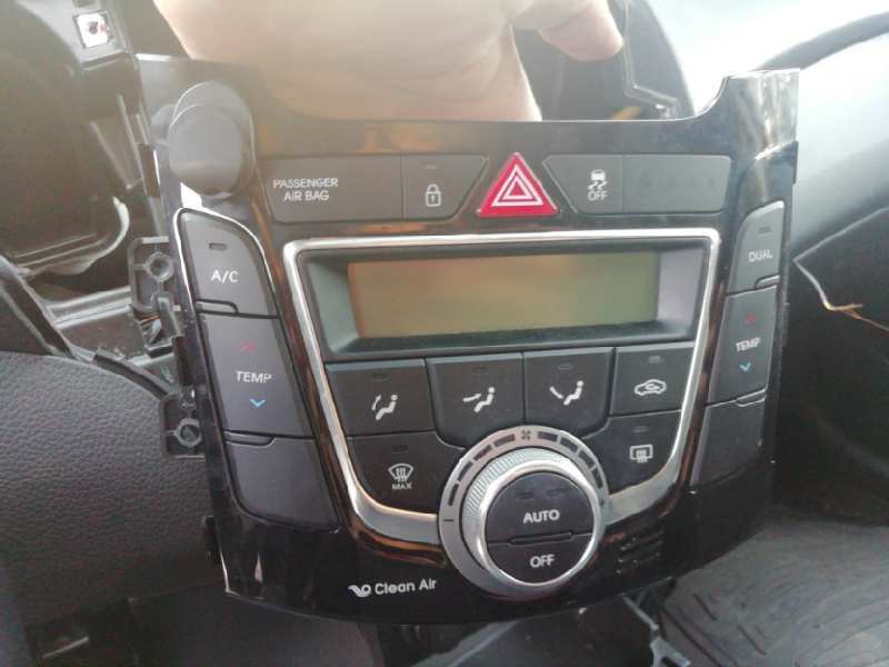Recambio de mando climatizador para hyundai i30 (gd) tecno referencia OEM IAM 97250A6521  