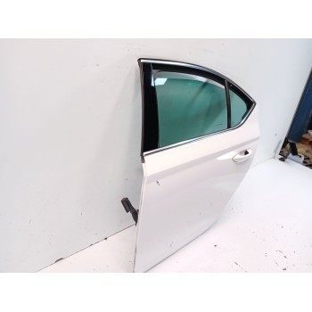 Recambio de puerta trasera izquierda para skoda octavia iv (nx3, nn3, pv3) 1.5 tsi referencia OEM IAM 5E6833051B  