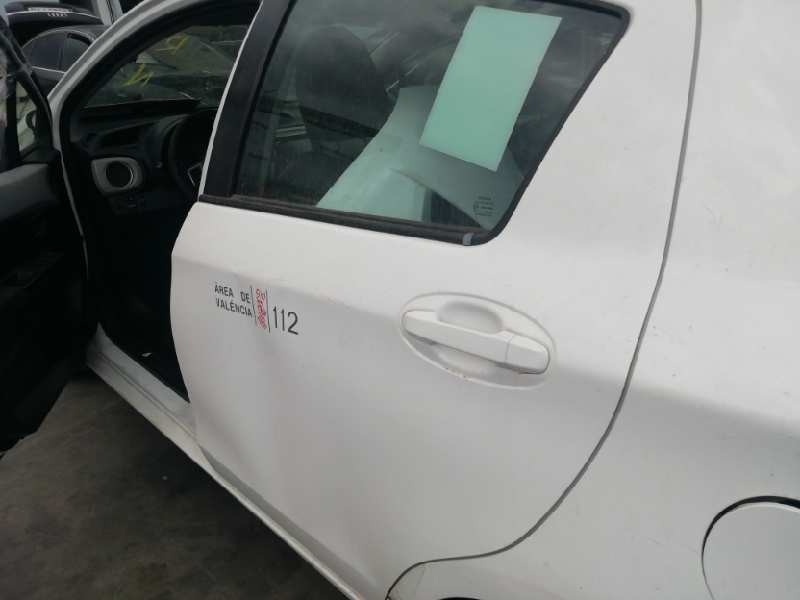 Recambio de puerta trasera izquierda para toyota yaris hsd active referencia OEM IAM   
