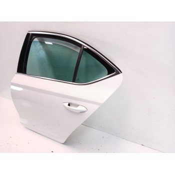 Recambio de puerta trasera izquierda para skoda octavia iv (nx3, nn3, pv3) 1.5 tsi referencia OEM IAM 5E6833051B  