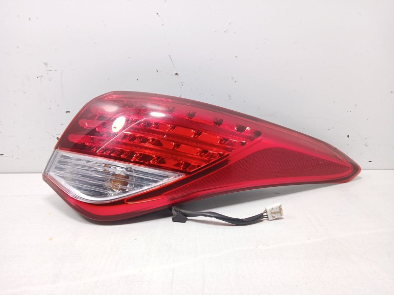 Recambio de piloto trasero derecho para hyundai i40 i (vf) 1.7 crdi referencia OEM IAM 924023Z3  