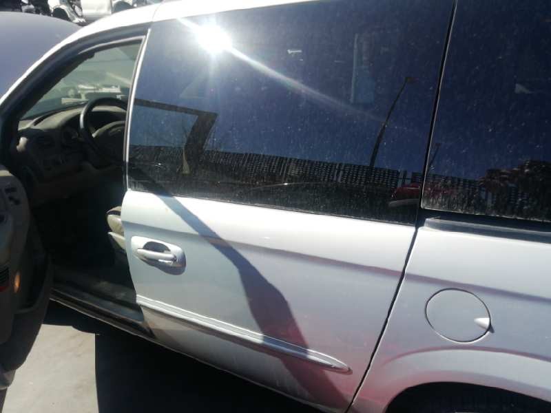 Recambio de puerta lateral corredera izquierda para chrysler voyager (rg) 3.3 lx referencia OEM IAM  GRIS 