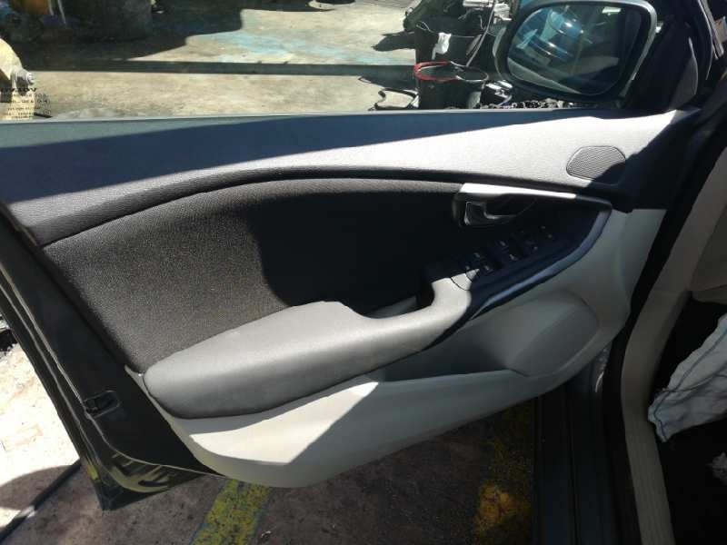 Recambio de guarnecido puerta delantera izquierda para volvo v40 kinetic referencia OEM IAM   