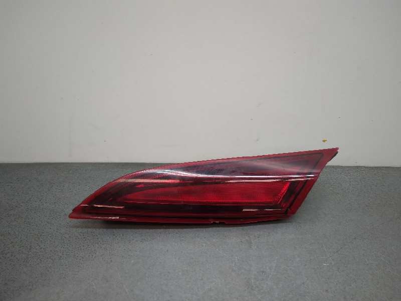 Recambio de piloto trasero derecho interior para opel insignia berlina excellence referencia OEM IAM 22756314 21080201 2 SERIE