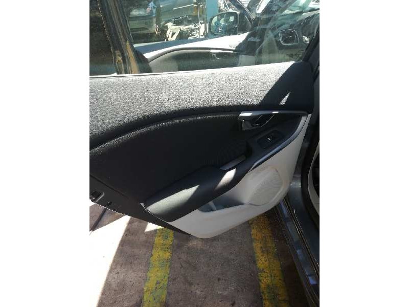 Recambio de guarnecido puerta trasera izquierda para volvo v40 kinetic referencia OEM IAM   