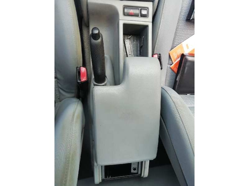 Recambio de apoyabrazos central para bmw serie 3 berlina (e46) 320d referencia OEM IAM   