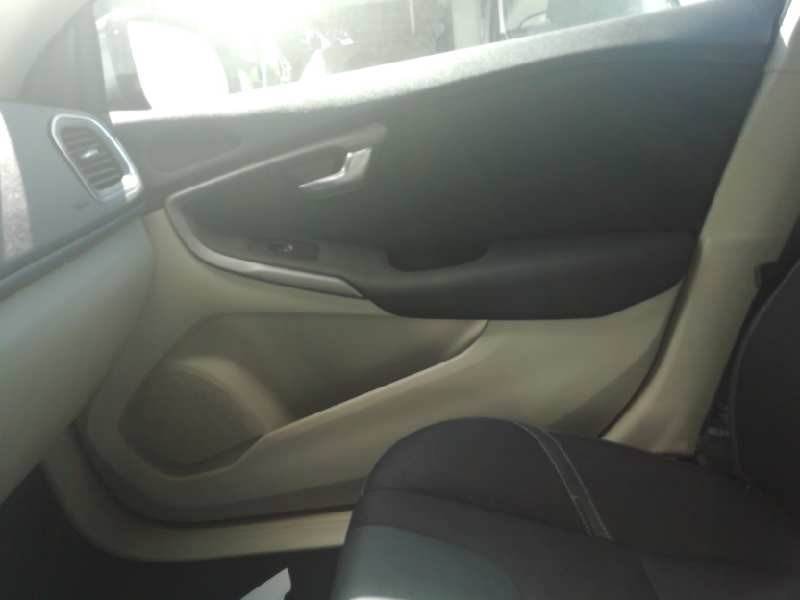 Recambio de guarnecido puerta delantera derecha para volvo v40 kinetic referencia OEM IAM   