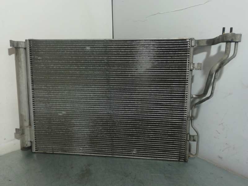 Recambio de condensador / radiador aire acondicionado para hyundai i40 cw gl comfort referencia OEM IAM 976063Z000  